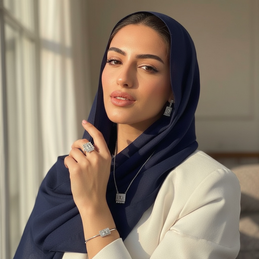 طقم مجوهرات لؤلؤي مستطيل مطلي بالفضة – ٤ قطع (قلادة + أقراط + سوار + خاتم قابل للتعديل)