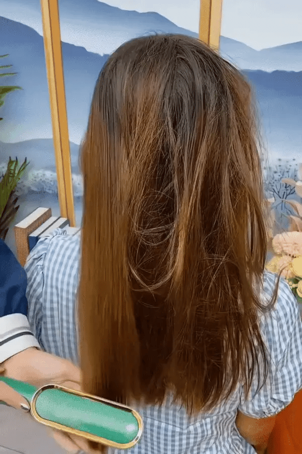 Hair Straightener Comb for Women – Quick Heating & Anti-Frizz Styling Tool (Pakistan)