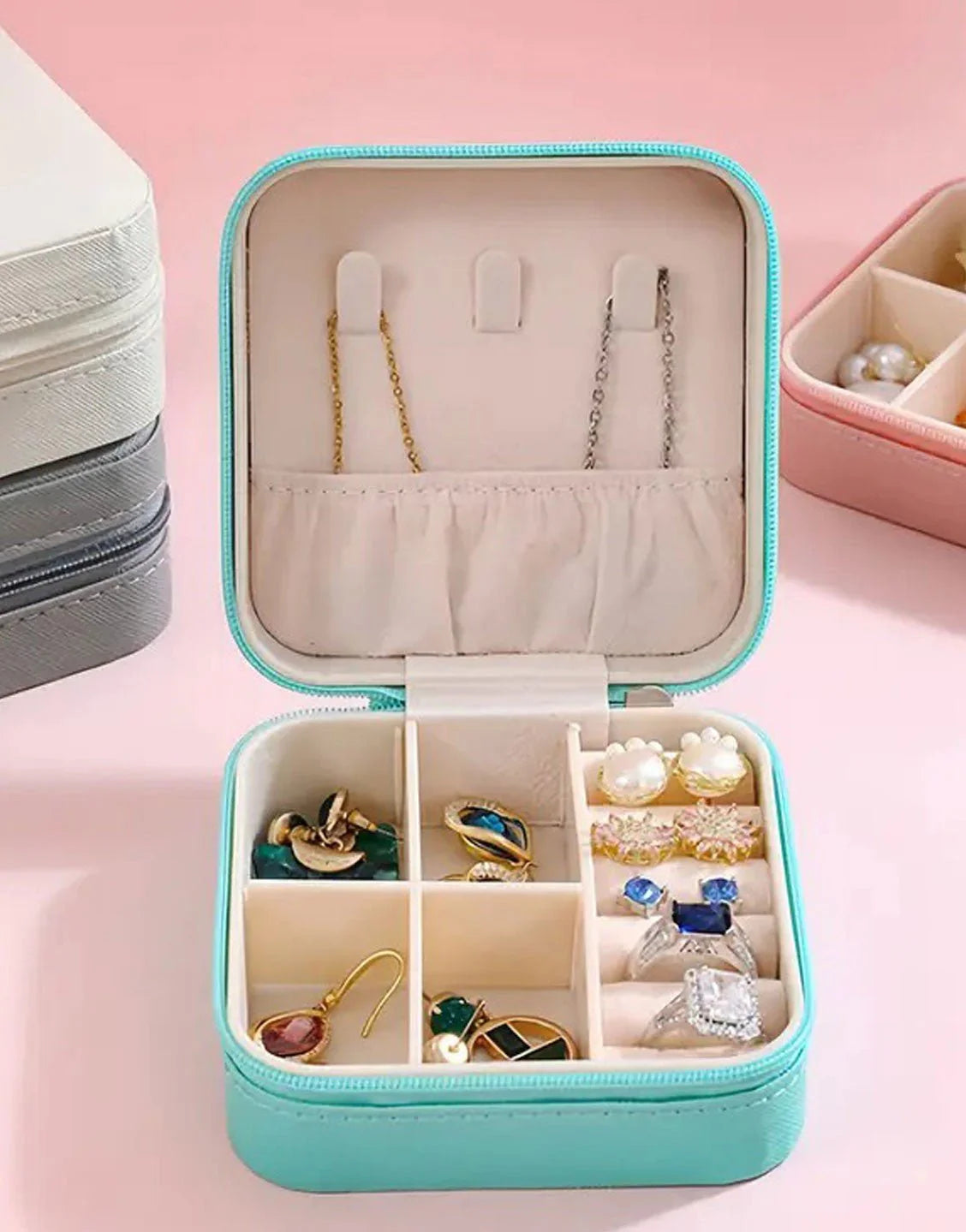 Compact Travel Jewelry Box – Portable Organizer for Rings, Earrings & Necklaces